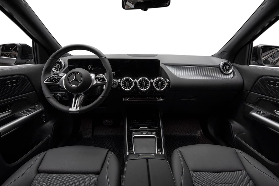 Bilde 14 av 34: «Mercedes-Benz EQA 300 4MATIC»